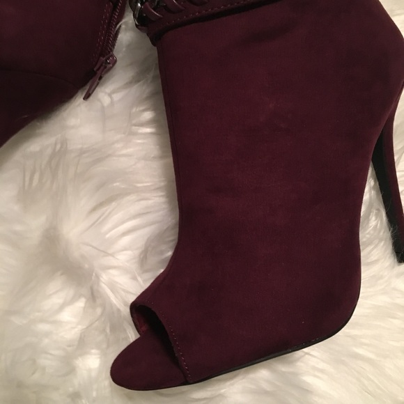 Wine Suede Open Toe Booties With Chain Detail NWT - Picture 2 of 6